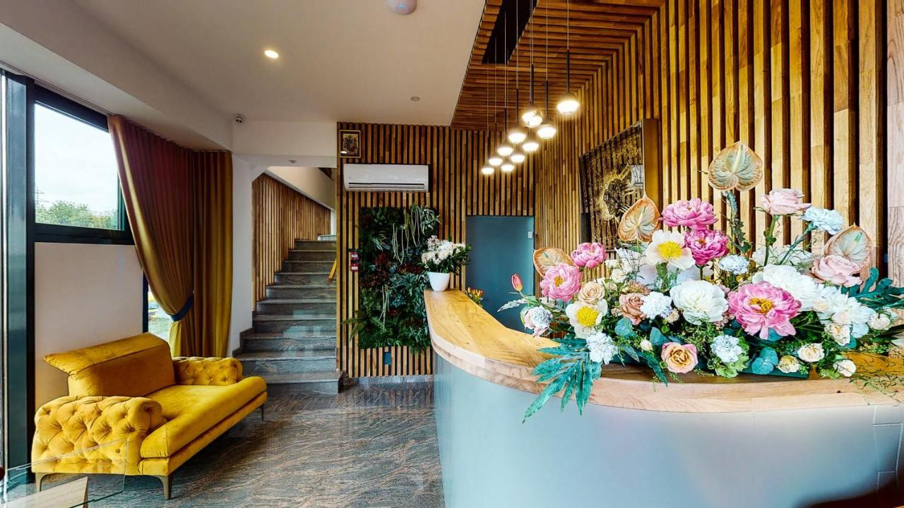 Hotel Angel Sofia Fălticeni エクステリア 写真