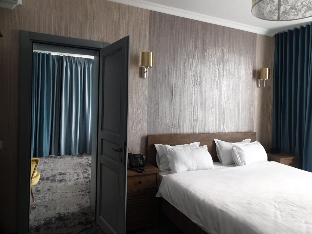 Hotel Angel Sofia Fălticeni エクステリア 写真